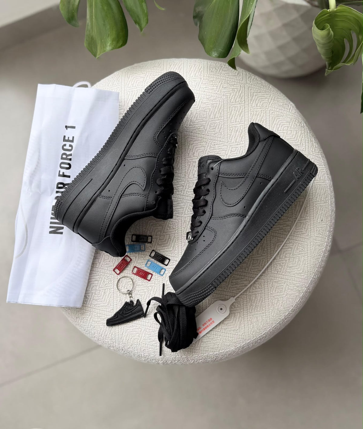 NIKE AF1 NEGRA