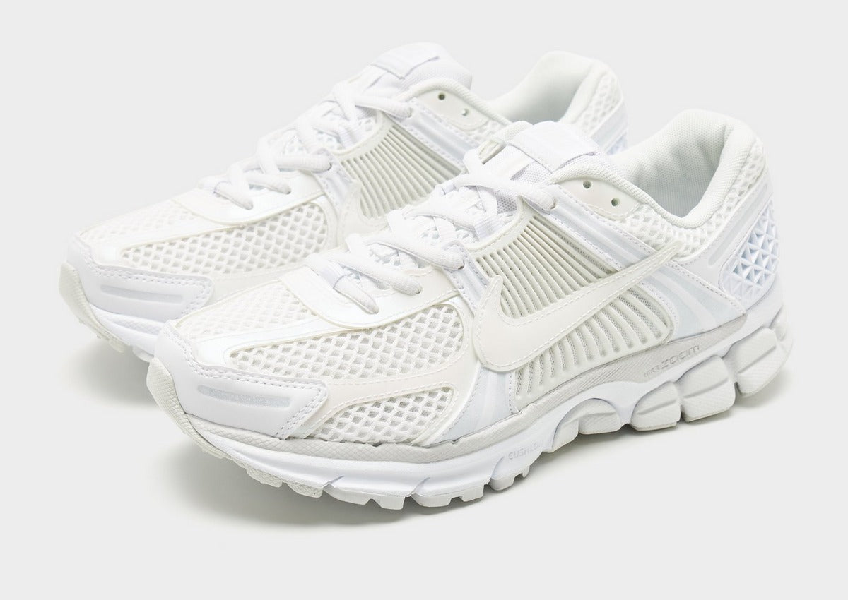 NIKE VOMERO 5