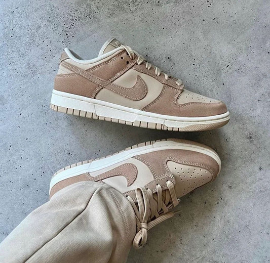 NIKE DUNK LOW SE SANDDRIFT